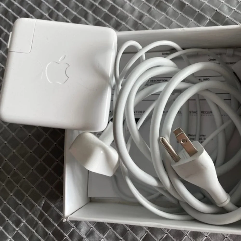 Apple 85W MagSafe Power Adapter for Macbook